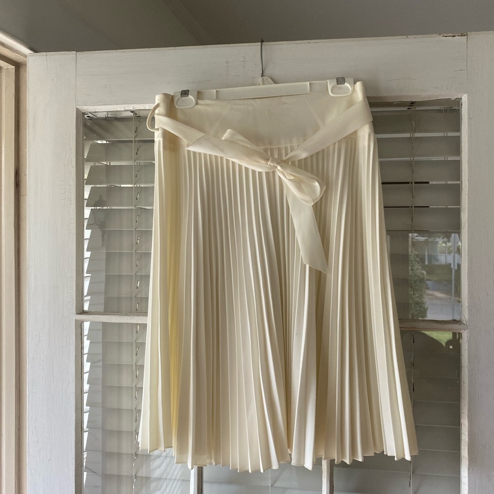 Forever 21 cream skirt